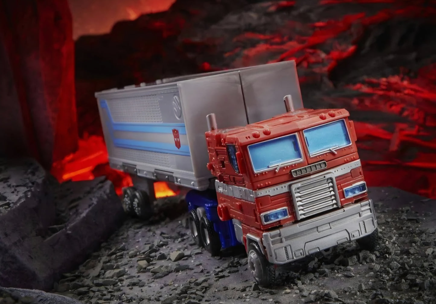 Transformers War for Cybertron: Kingdom Optimus Prime