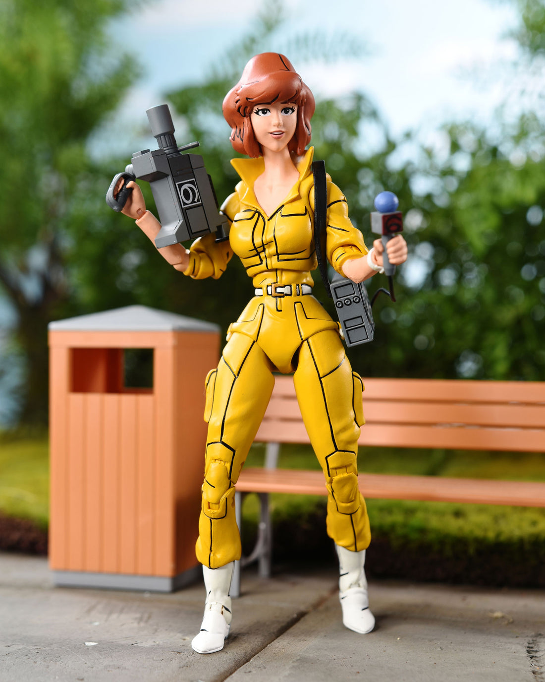 Neca Teenage Mutant Ninja Turtles 7" April O'Neil Action Figure